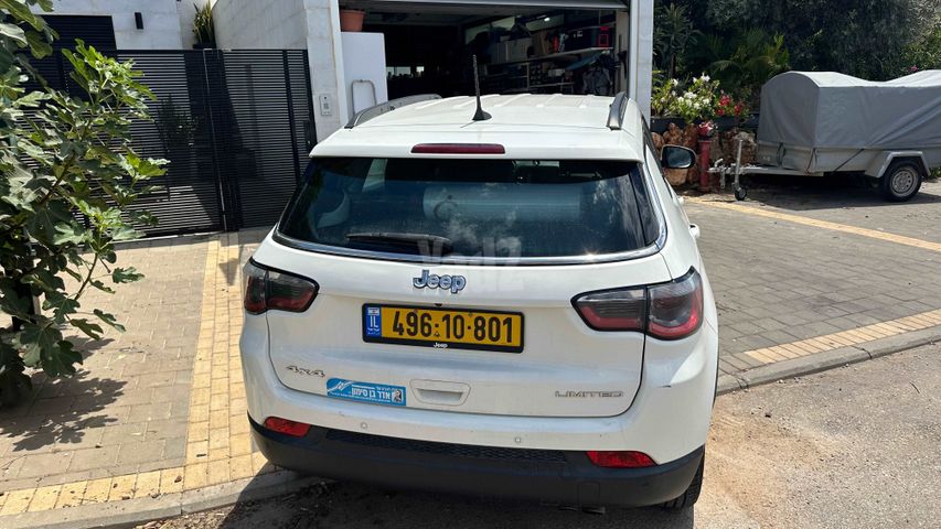 מודעת רכב ג'יפ קומפאס