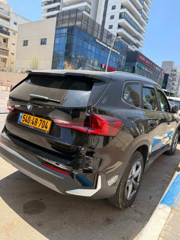 ב מ וו X1