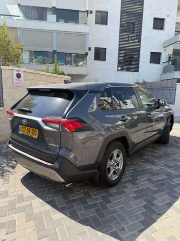 טויוטה RAV4