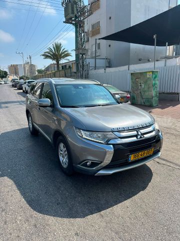 מיצובישי אאוטלנדר