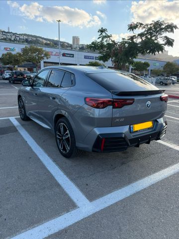 ב מ וו X2