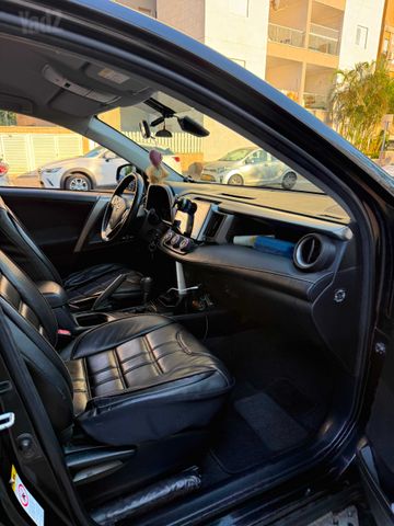 טויוטה RAV4