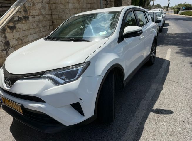 מודעת רכב טויוטה RAV4
