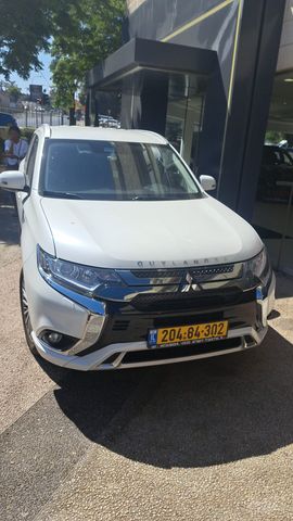 מיצובישי אאוטלנדר