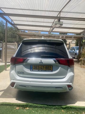 מיצובישי אאוטלנדר