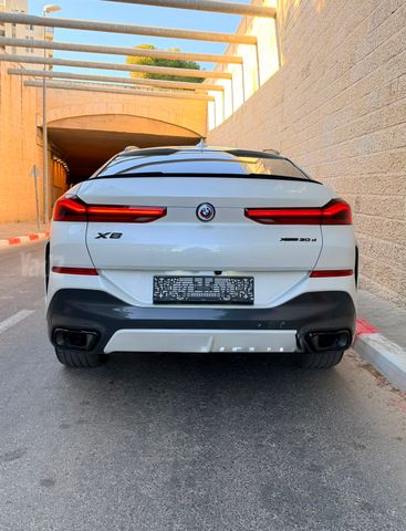 ב מ וו X6