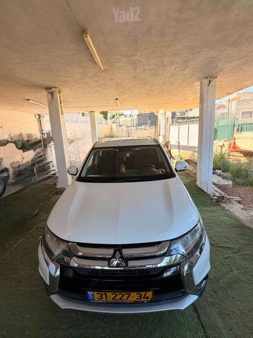 מיצובישי אאוטלנדר