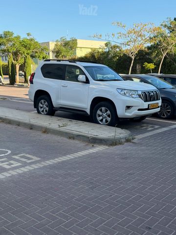 טויוטה לנד קרוזר