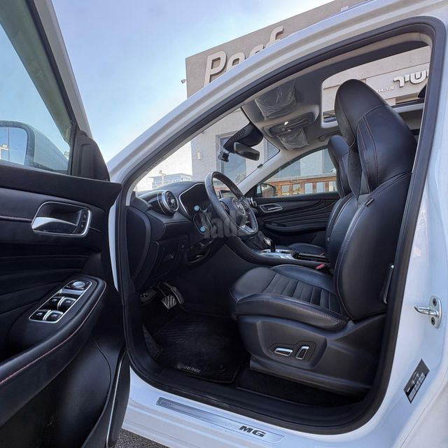 אם ג'י EHS PHEV