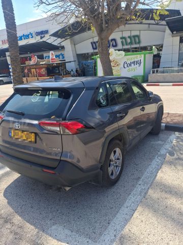 טויוטה RAV4