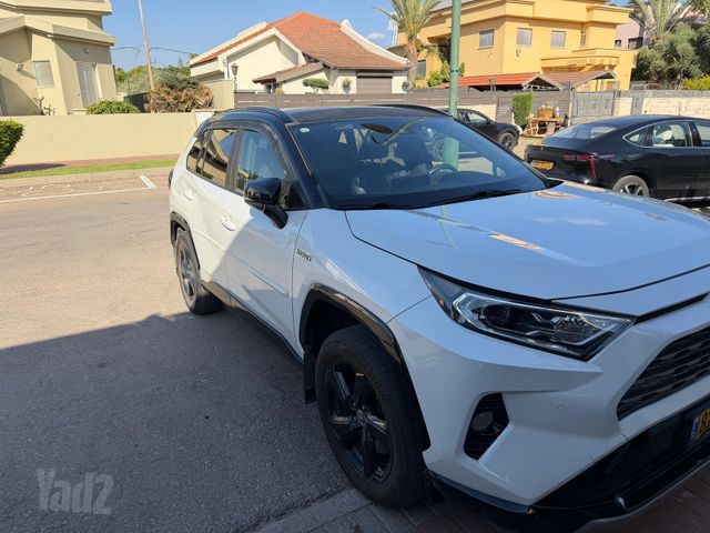 טויוטה RAV4