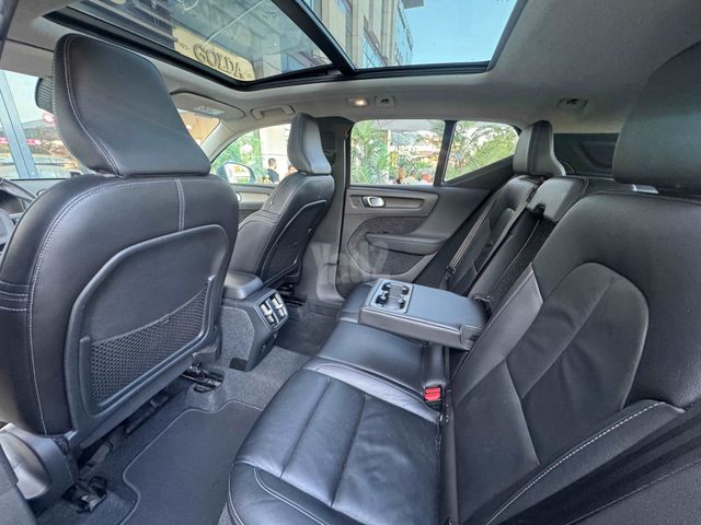 וולוו XC40