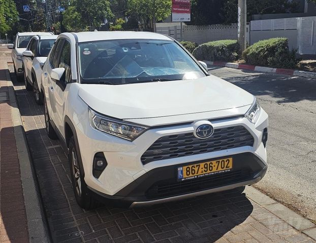 מודעת רכב טויוטה RAV4