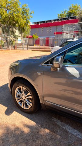 קאדילק XT5