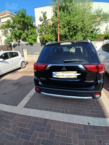 מיצובישי אאוטלנדר