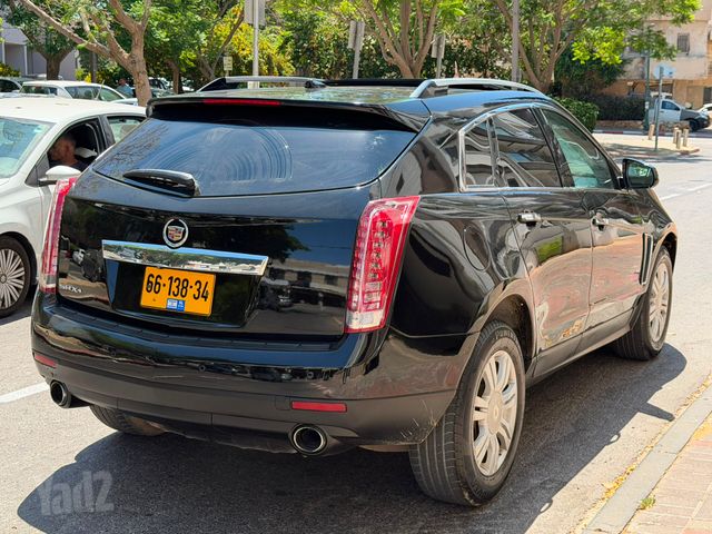 קאדילק SRX