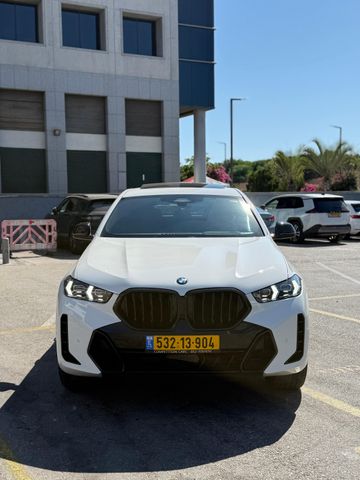 ב מ וו X6