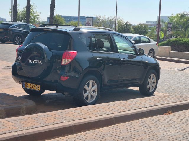 מודעת רכב טויוטה RAV4