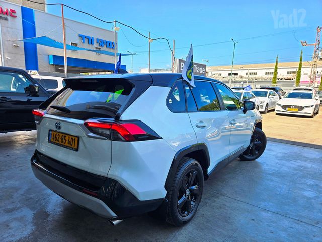 טויוטה RAV4