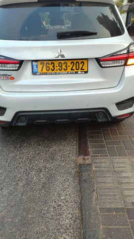 מודעת רכב מיצובישי ASX