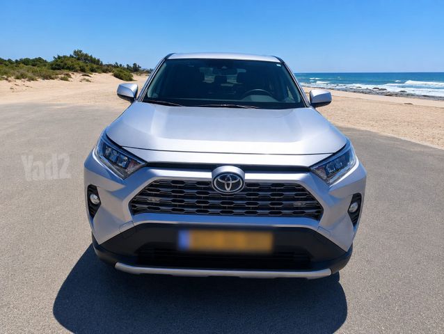 טויוטה RAV4