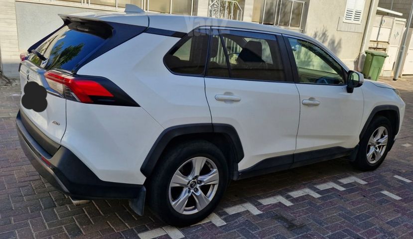 טויוטה RAV4