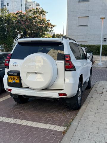 טויוטה לנד קרוזר