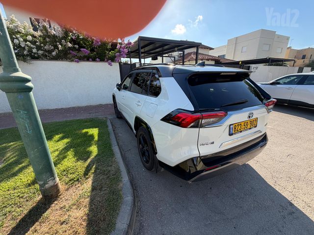 טויוטה RAV4