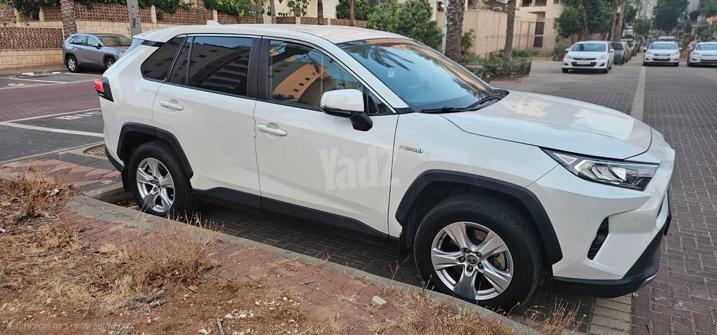 מודעת רכב טויוטה RAV4