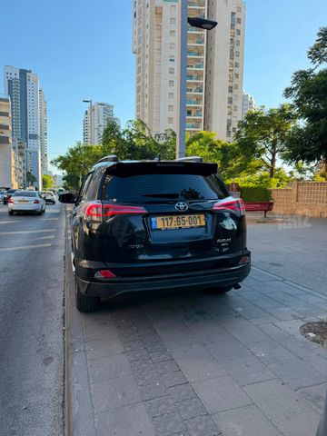 טויוטה RAV4