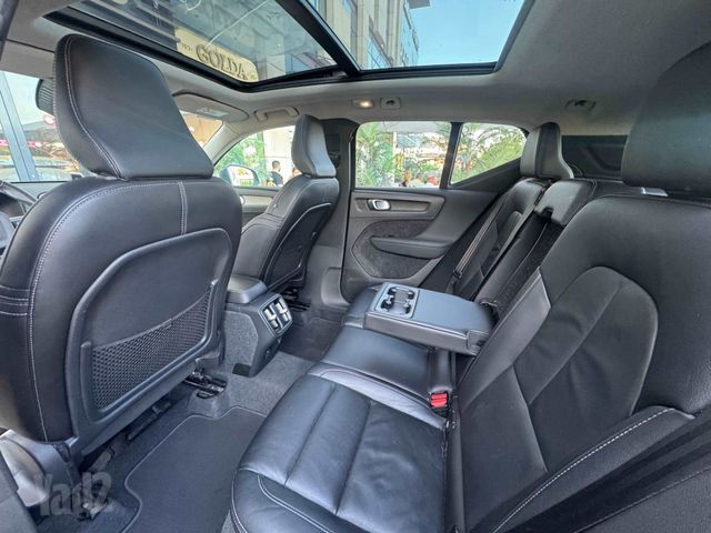 וולוו XC40