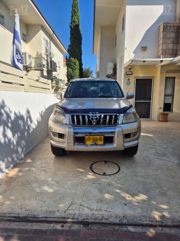 טויוטה לנד קרוזר