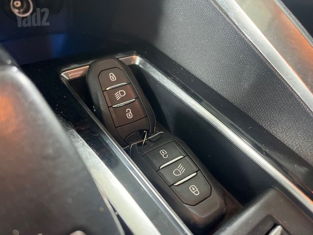 פיג'ו 5008