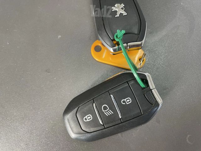 פיג'ו 3008