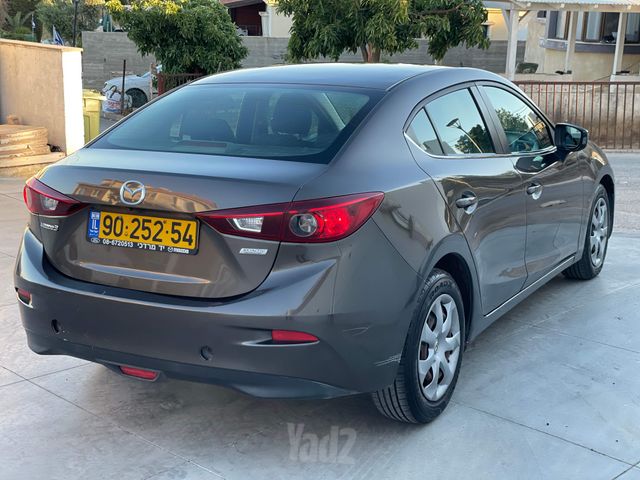 מאזדה 3