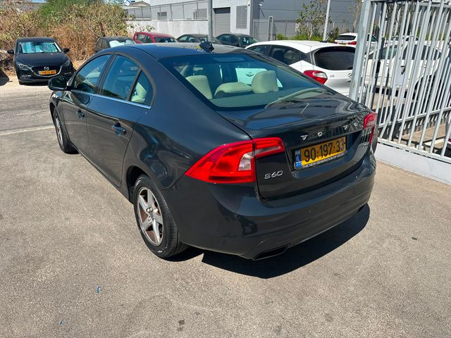 וולוו S60