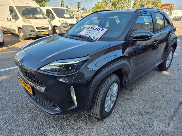 יאריס קרוס Style היברידי אוט׳ 5 דל 1.5 (92 כ״ס)