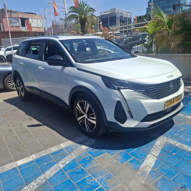 פיג'ו 5008