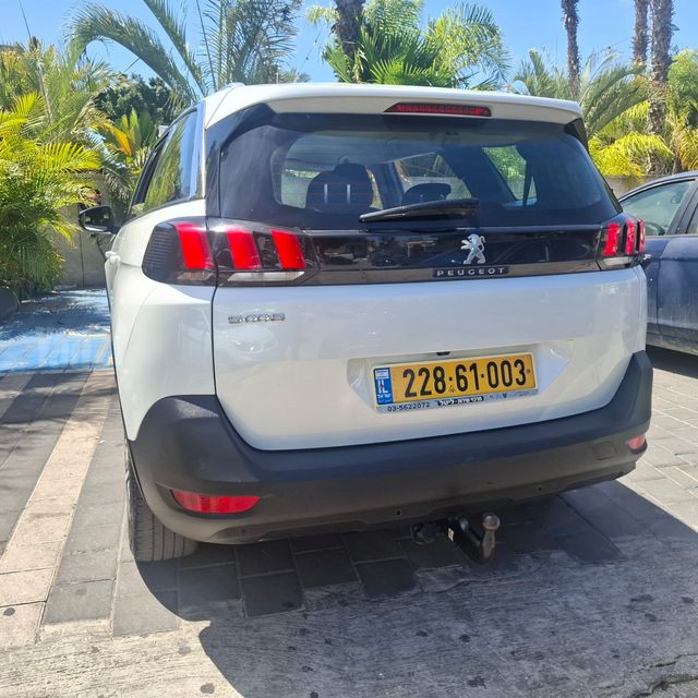פיג'ו 5008