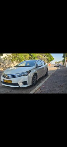 טויוטה קורולה