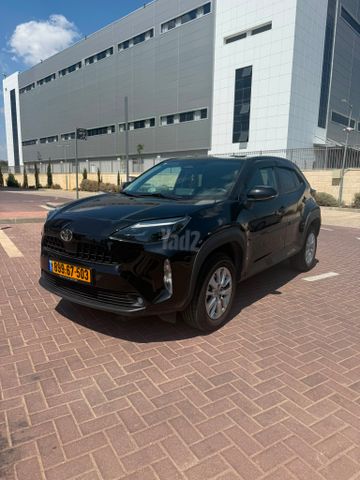 מודעת רכב טויוטה יאריס קרוס