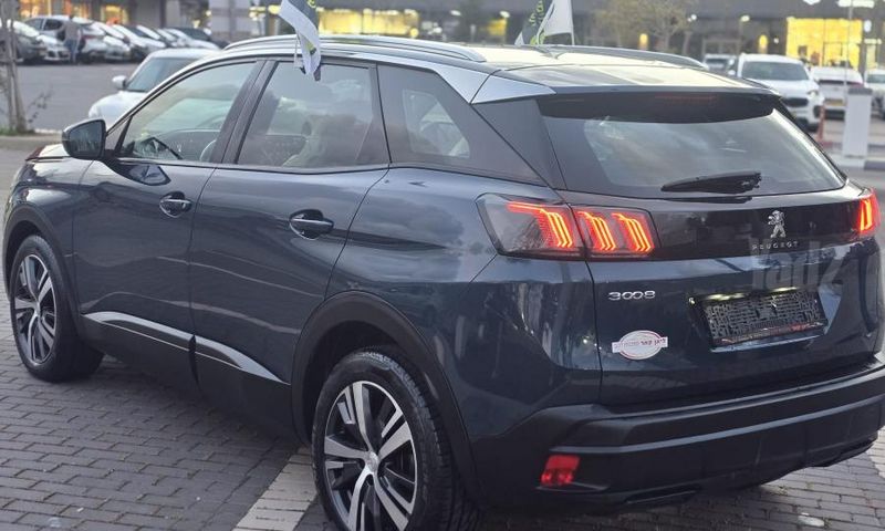 פיג'ו 3008