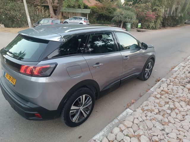 פיג'ו 3008