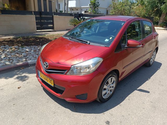 טויוטה יאריס