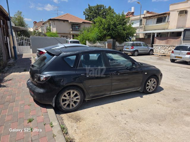 מודעת רכב מאזדה 3