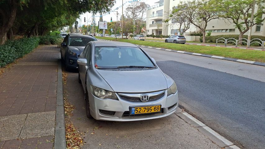 סיוויק Comfort אוט׳ בנזין סדאן 4 דל 1.8 (140 כ״ס)