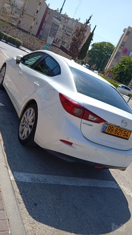 מאזדה 3