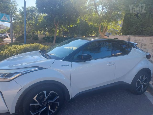 מודעת רכב טויוטה C-HR