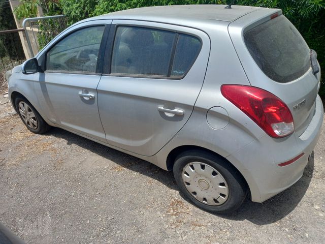 i20 Insight אוט׳ 1.4 (100 כ״ס)