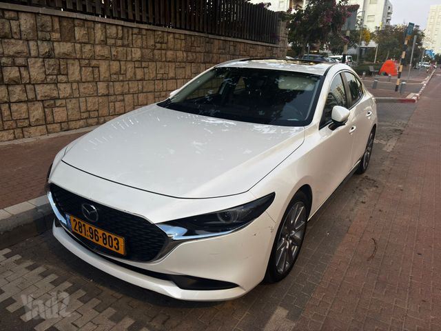 מודעת רכב מאזדה 3